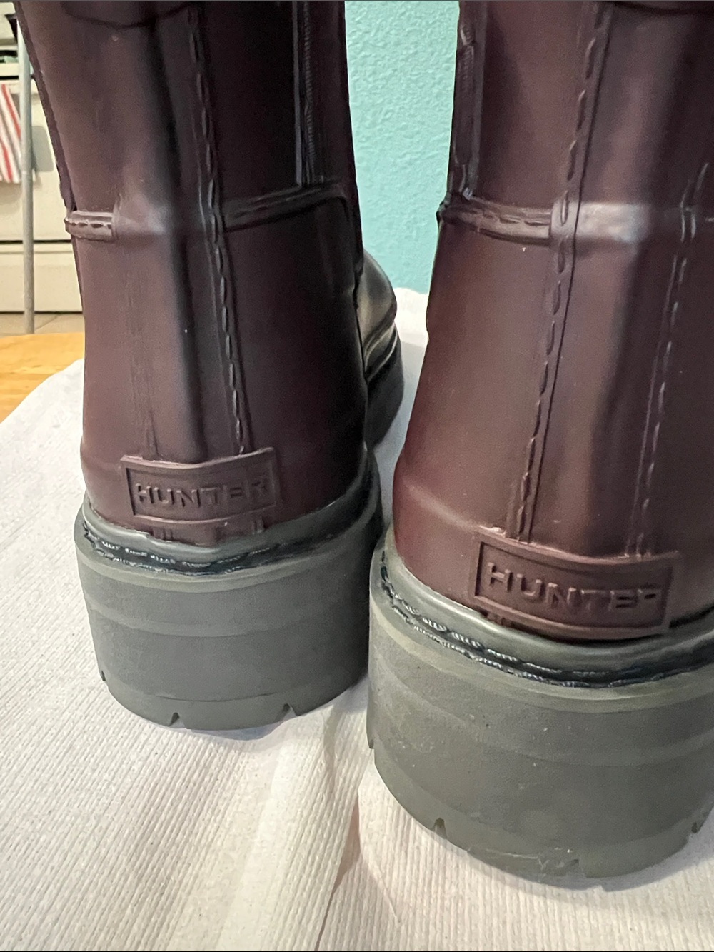Hunter Women's Burgundy Chelsea Winter Rain Boots………Make your Offer. - Picture 4 of 9